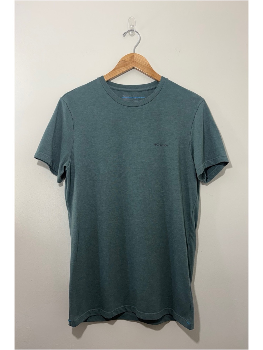 Columbia shale green basic casual t-shirt (medium)